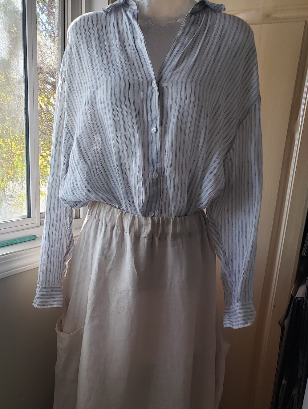 Aritzia Babatin 100% Linen Light Blue Striped Button-Front Women's Shirt